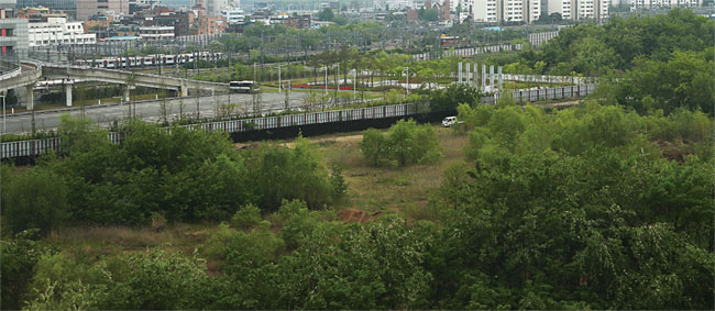 최근 정부가 토지거래허가구역으로 지정한 서울 용산역 철도 정비창 부지 일대. ⓒphoto 연합