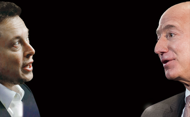 (왼쪽) ‘스페이스X’를 이끄는 엘런 머스크 테슬라 CEO. (오른쪽) 우주기업 ‘블루오리진’ 설립자인 제프 베조스 아마존 CEO. ⓒphoto 연합