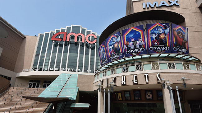 미국 최대 극장 체인 AMC가 코로나19 팬데믹으로 극장을 폐쇄한 모습. ⓒphoto 뉴시스