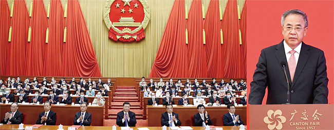 지난 5월 28일 막을 내린 중국 전인대 13기 3차 회의에서 시진핑(가운데) 주석을 비롯한 공산당 지도부가 맨 앞줄에 앉아 있다. 오른쪽 사진은 최근 공산당 내에서 부상하고 있는 후춘화 부총리. ⓒphoto 뉴시스
