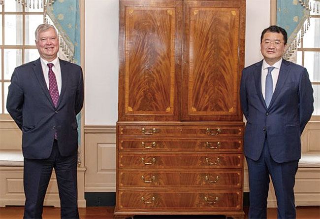스티븐 비건 미국 국무부 부장관(왼쪽)과 최종건 외교부 제1차관이 지난 9월 10일 한·미 동맹 등을 논의했다. ⓒphoto 외교부