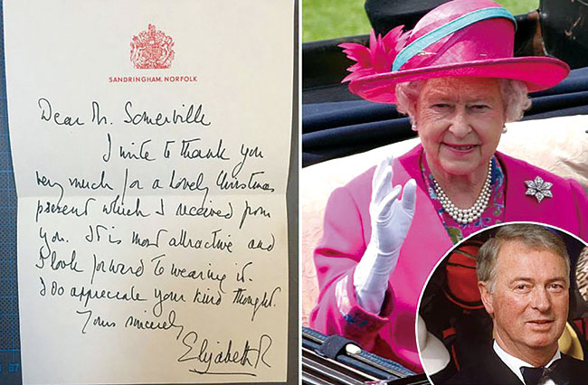 영국 미러지가 2015년 공개한 엘리자베스 여왕의 자필 편지. 자신의 모자를 만들어주는 장인(사진 아래)에게 감사의 뜻을 전하고 있다.