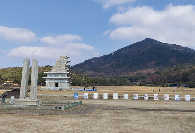 해체·복원된 현 미륵사지 석탑. ⓒphoto 김창곤