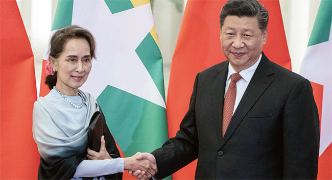 지난해 1월 미얀마를 방문한 시진핑 중국 국가주석이 아웅산 수치 여사를 만나고 있다. ⓒphoto 뉴시스