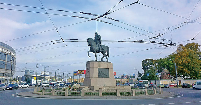 러시아 상트페테르부르크에 있는 16세기 구국 영웅 알렉산드르 넵스키 동상. 모스크바 루비얀카 광장에 새로 세워질 동상으로 거론되고 있다. ⓒphoto 우태영