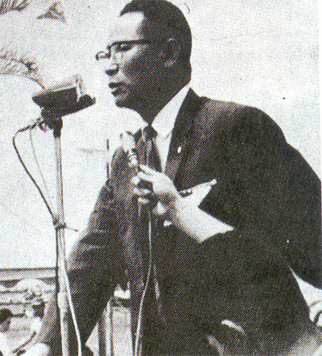1962년 나이롱원사공장 기공식장에서 연설 중인 이원만 창업주. ⓒphoto 코오롱그룹