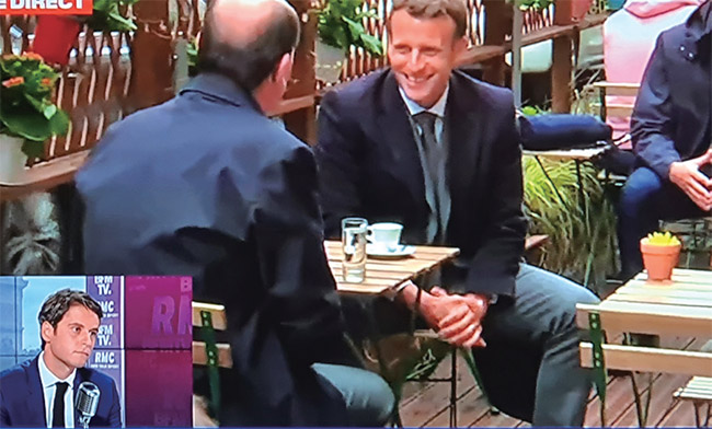 카페 테라스 첫날 마크롱 대통령이 테라스에서 카스텍스 총리와 담소를 나누는 장면이 TV로 생방송됐다.