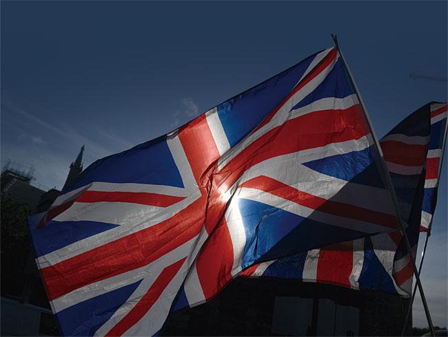 영국 국기 유니언잭이 런던 웨스트민스터 의사당 위로 펄럭이고 있다. ⓒphoto 뉴시스
