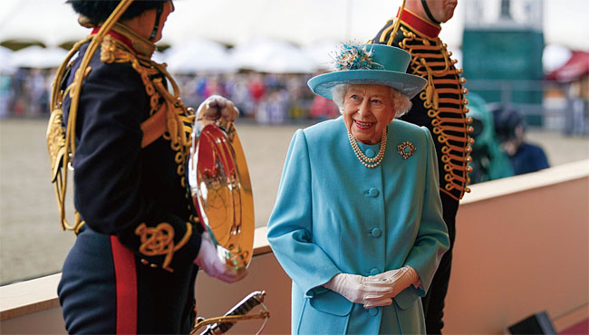 엘리자베스 2세 영국 여왕은 공식행사에서 국가를 안 불러도 되는 유일한 유명 인사다. ⓒphoto 뉴시스