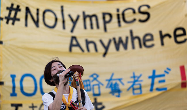 도쿄올림픽 강행에 반대하는 목소리는 높다. 여전히 일본인 10명 중 4명 이상은 도쿄올림픽을 취소하는 게 옳다고 생각한다. ⓒphoto 뉴시스