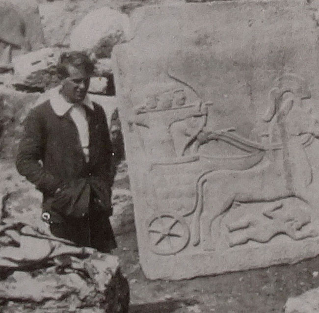 카르카미스 유적지를 발굴한 고고학자이자 스파이로 알려진 ‘아라비아의 로렌스’가 1913년 현장을 찾은 모습.
