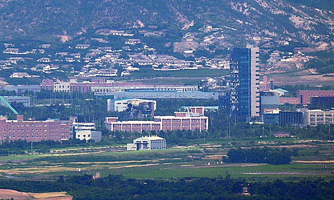 지난해 6월 북한이 기습폭파한 개성공단 내 남북공동연락사무소. ⓒphoto 뉴시스