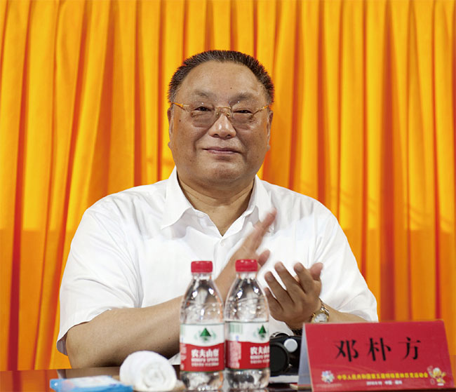 덩샤오핑의 장남 덩푸팡. 최근 시진핑을 신랄하게 비판하는 ‘덩푸팡의 공개 편지’가 나돌아 중국을 긴장시키고 있다. ⓒphoto  뉴시스