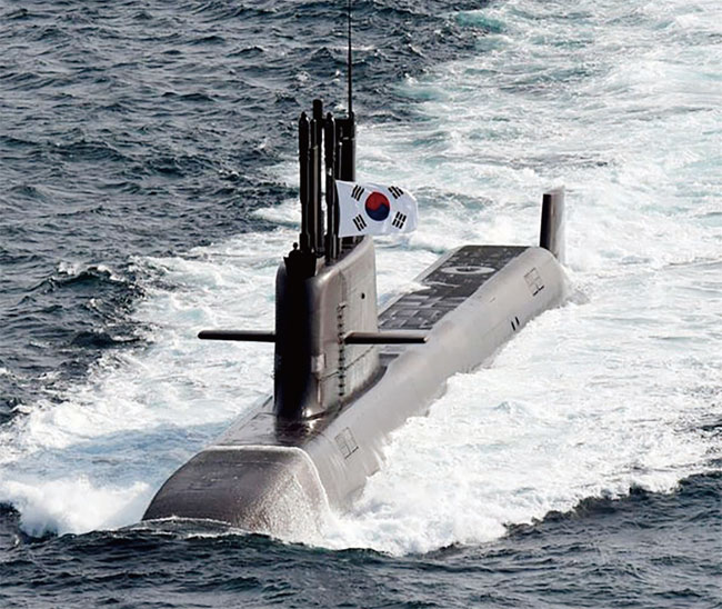 항해 중인 해군 첫 국산 3000t급 잠수함인 도산안창호함. ⓒphoto 해군