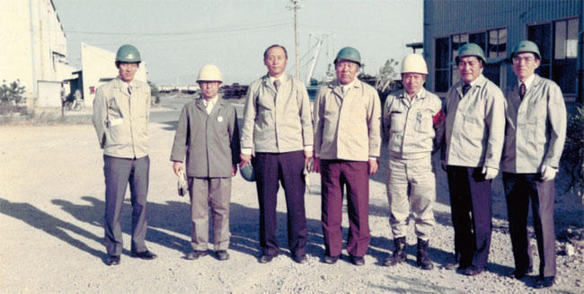 일본 가와사키제철(현 JFE) 방문 모습(1970년대 초). ⓒphoto 세아그룹