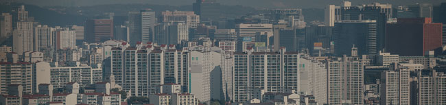 2013년 5억원을 조금 넘던 서울 아파트 평균 매매가격이 11억원을 넘어서면서 평범한 중산층도 상속세 부담을 피할 수 없게 됐다. 사진은 서울 도심의 아파트 단지. ⓒphoto 뉴시스