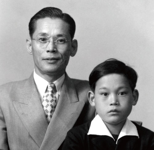 삼성물산 설립 다음 해인 1952년 호암과 당시 초등학생이었던 이건희.