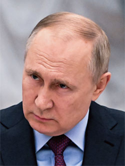 지난 2월 22일 모스크바에서 기자회견을 하고 있는 푸틴 대통령.
