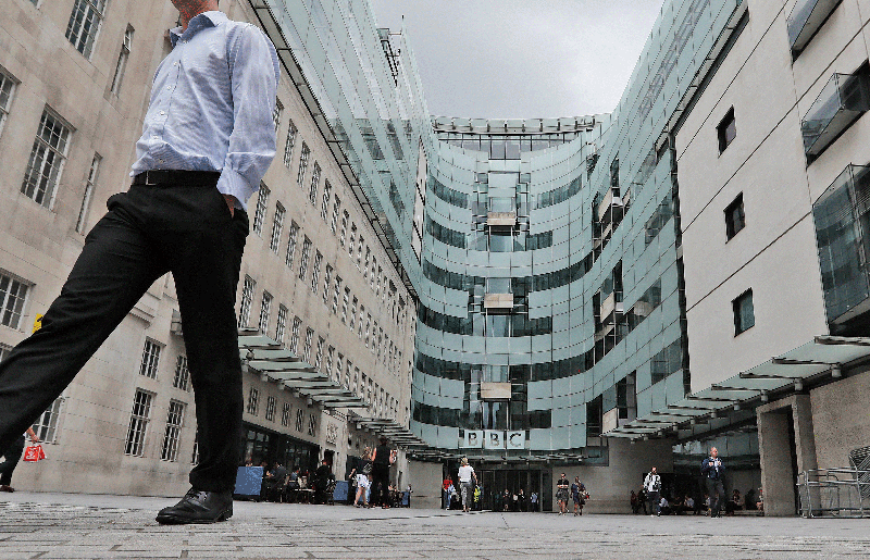 영국 런던 BBC 본사 건물. BBC는 창립 100주년을 맞은 올해 시청료 폐지 결정으로 인해 가장 큰 위기를 맞았다. photo 뉴시스