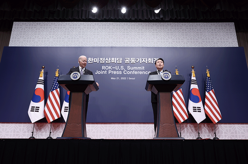 윤석열 대통령과 조 바이든 미국 대통령이 지난 5월 21일 서울 용산 대통령실 청사에서 공동기자회견을 하고 있다. photo 뉴시스