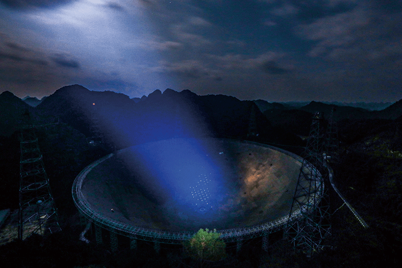 중국이 건설한 세계 최대의 전파망원경 ‘톈옌(天眼·하늘의 눈)’. 지름 500m 구면 전파망원경으로 ‘패스트(FAST·Five hundred meter Aperture Spherical Telescope)’라고 불린다. photo 뉴시스