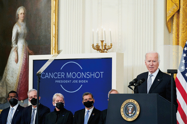 조 바이든 미국 대통령이 지난 2월 2일 백악관에서 향후 25년간 암 사망률을 최소 50% 이상 줄이겠다며 ‘캔서 문샷’ 프로젝트를 발표하고 있다. photo 뉴시스