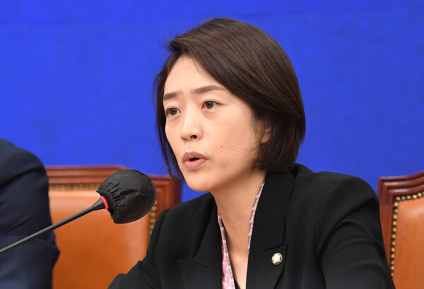 고민정 더불어민주당 의원이 지난 8월 29일 서울 여의도 국회에서 열린 최고위원회의에 참석해 모두 발언하고 있다. photo 뉴시스