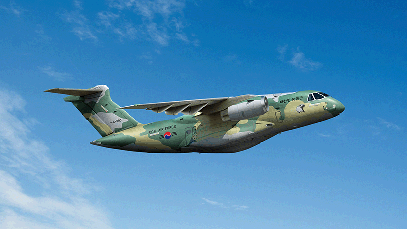 A aeronave de transporte brasileira Embraer C-390 CG participou do segundo grande projeto de aeronave de transporte da Força Aérea Coreana.  A marca Taegeuk está estampada nele.  Foto Embraer