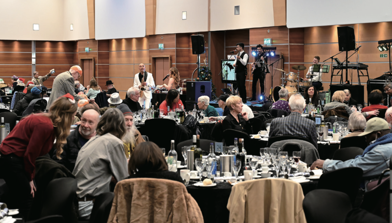 해머스미스 풀럼 자치구의 성탄절 행사에는 325명이 초청돼 정찬을 즐겼다. photo H&F Council