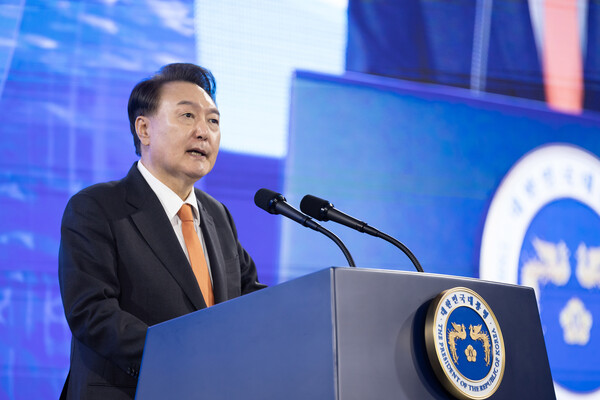 윤석열 대통령이 11일 강원특별자치도 춘천 봄내체육관에서 열린 강원 수열에너지 클러스터 착공식에서 축사하고 있다. photo 뉴시스