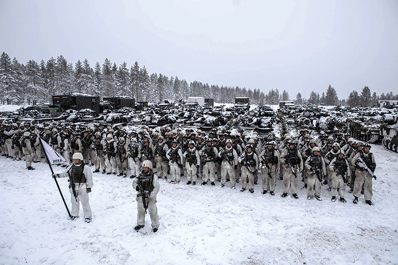 동계훈련 중인 핀란드군(위)과 스웨덴군. photo 뉴시스