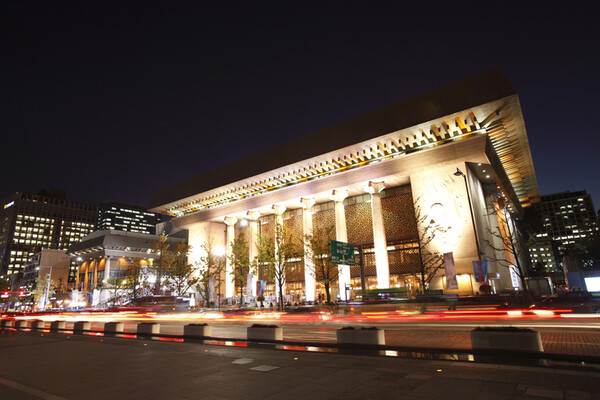 세종문화회관 전경. photo 게티이미지