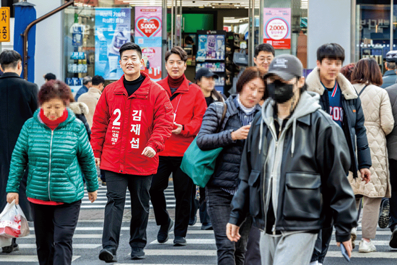 지난 2월 14일 김재섭 후보가 선거운동을 위해 도봉갑 지역구 곳곳을 다니고 있다. photo 이신영 영상미디어 기자