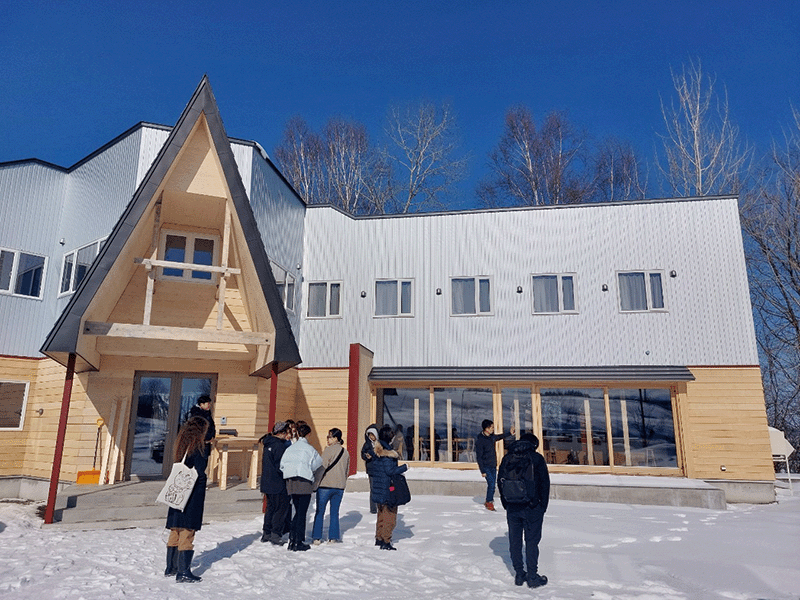 히가시카와의 컴패스 학교. 덴마크 ‘인생학교’를 경험한 일본 수도권 출신 창업자들이 시작한 인생학교 프로젝트 공간이다.