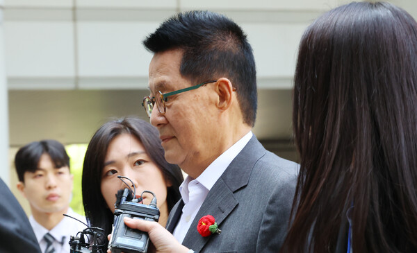 박지원 전 국정원장이 지난 12일 서울 서초구 서울중앙지방법원에서 열린 '서해 피격 사건 은폐 시도 및 월북몰이 혐의' 관련 1심 21차 공판에 출석하고 있다. photo 뉴시스