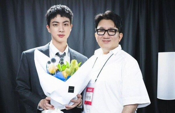 아이돌 그룹 방탄소년단(BTS) 멤버 진의 전역을 축하하는 방시혁 하이브 의장. photo 인스타그램 캡처
