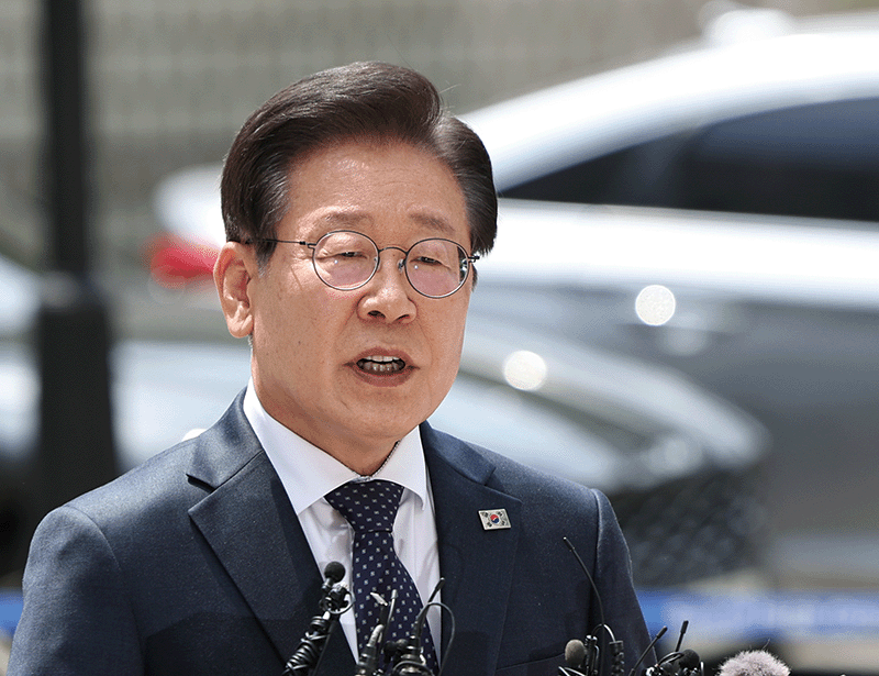 지난 6월 14일 이재명 더불어민주당 대표가 서울 서초구 서울중앙지방법원에서 열린 자신의 공직선거법 위반 혐의 24차 공판에 출석하며 발언하고 있다. photo 뉴시스