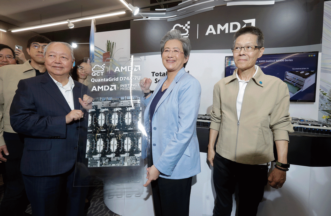 지난 6월 4일 대만 타이베이에서 열린 ‘컴퓨텍스 2024’에서 리사 수 AMD CEO(가운데)가 자사의 부스에 들러 기념사진을 찍고 있다. photo 뉴시스