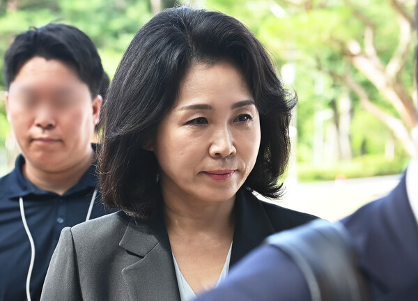 공직선거법 위반 혐의로 기소된 이재명 더불어민주당 전 대표의 배우자인 김혜경씨가 25일 경기도 수원시 영통구 수원지방법원에서 열린 공판에 출석하고 있다. photo 뉴시스