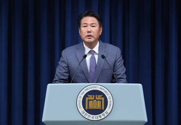 김태효 국가안보실 1차장이 18일 서울 용산 대통령실 청사에서 캠프 데이비드 1주년 한미일 협력 주요 성과 등 관련 현안 브리핑을 하고 있다. photo 뉴시스
