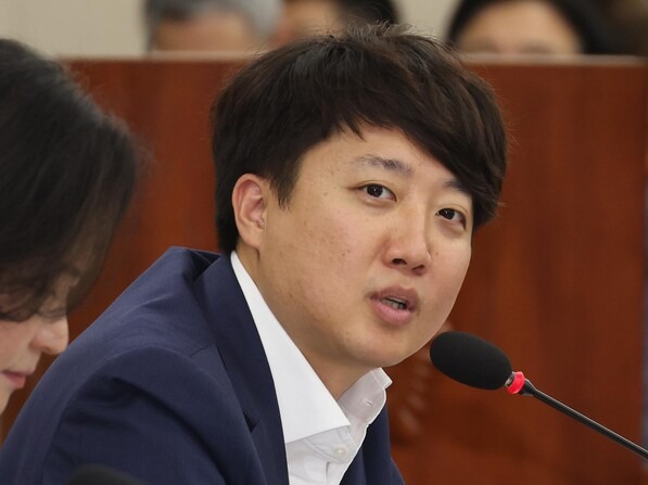 이준석 개혁신당 의원이 지난 7월16일 오후 서울 여의도 국회에서 열린 과학기술정보방송통신위원회 전체회의에서 발언을 하고 있다. PHOTO 뉴시스