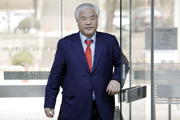 전광훈 사랑제일교회 목사가 3월 7일 서울 서초구 서울중앙지방법원에서 열린 공직선거법 위반 공판에 출석하고 있다. photo 뉴시스
