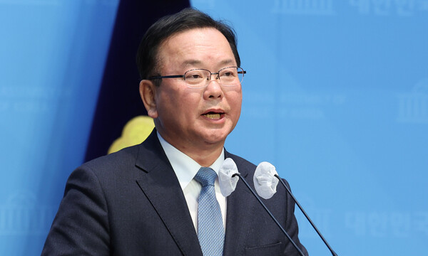 민주당의 잠재적 대권주자로 꼽히는 김부겸 전 국무총리는 내달 1일 비명계 전직 의원들과 특강을 연다. 사진은 지난 4월 11일 서울 여의도 국회에서 연 '더불어민주당의 4·10 총선 선거대책위원회' 합류 기자회견. photo 뉴시스