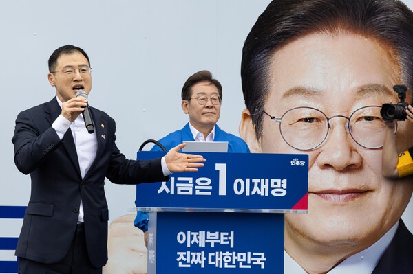 16일, 전북 익산에서 이재명 더불어민주당 대선 후보 지지연설을 하고 있는 김상욱 무소속 의원. photo 뉴시스