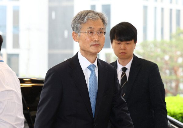 조희대 대법원장이 지난 5월 15일 오전 서울 서초구 대법원으로 출근하고 있다. photo 뉴시스