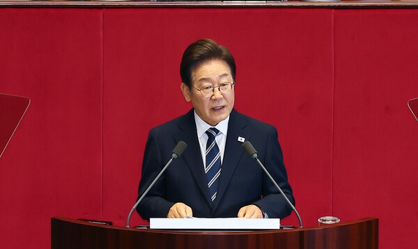 이재명 대통령이 26일 국회에서 추가경정예산을 위한 시정연설을 하고 있다. photo 뉴시스