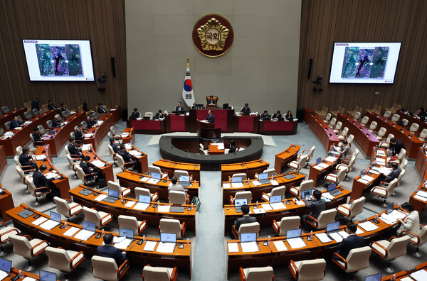  1일 국회에서 예산결산특별위원회의 추가경정예산(추경)안 심사를 위한 종합정책질의가 열리고 있다.photo 뉴시스