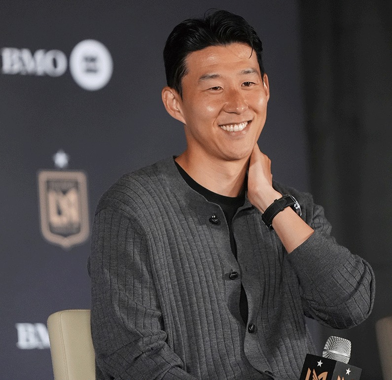 지난 6일 미국 로스앤젤레스에서 열린 손흥민의 LAFC 입단 기자회견에 참석한 손흥민. photo 뉴시스