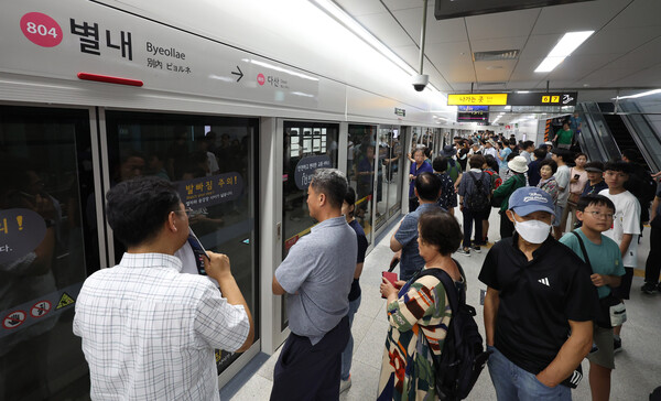 지난해 8월 개통한 서울지하철 8호선 연장선 별내선. photo 뉴시스