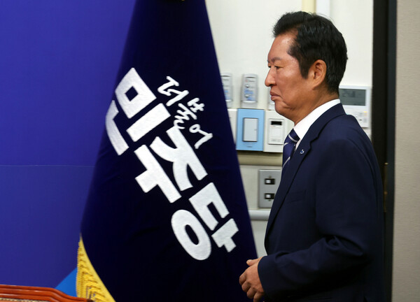 정청래 더불어민주당 대표가 11일 오전 서울 여의도 국회에서 열린 최고위원회의에 참석하고 있다.  photo 뉴시스